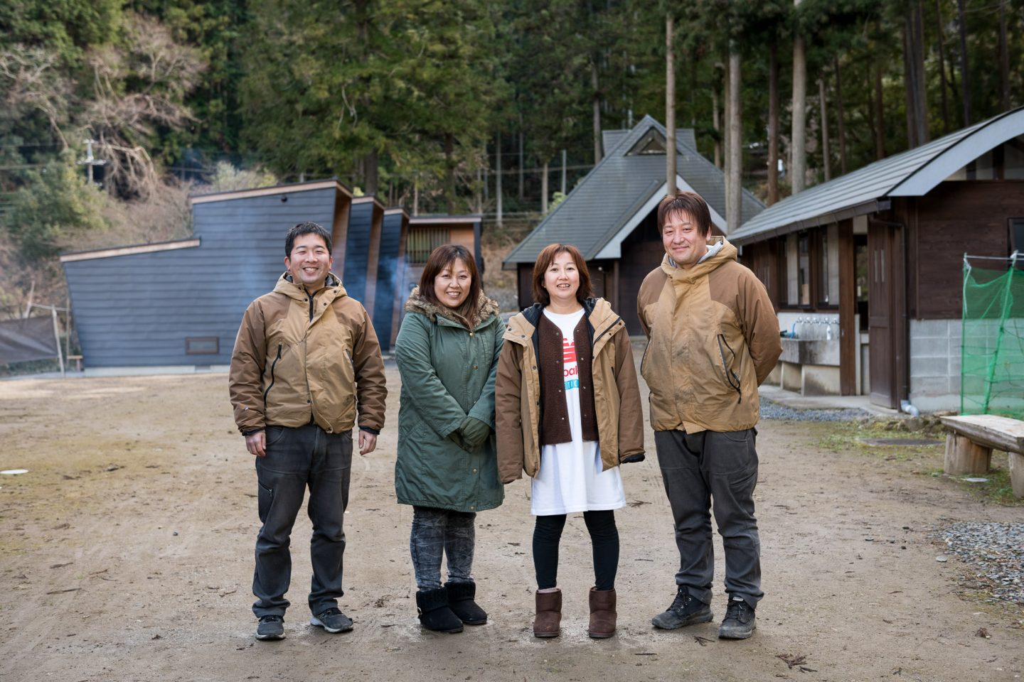 ▲左から、理事の堀内さん、スタッフの有馬さん、事務局長の重森舞さん、代表理事の重森洋志さん